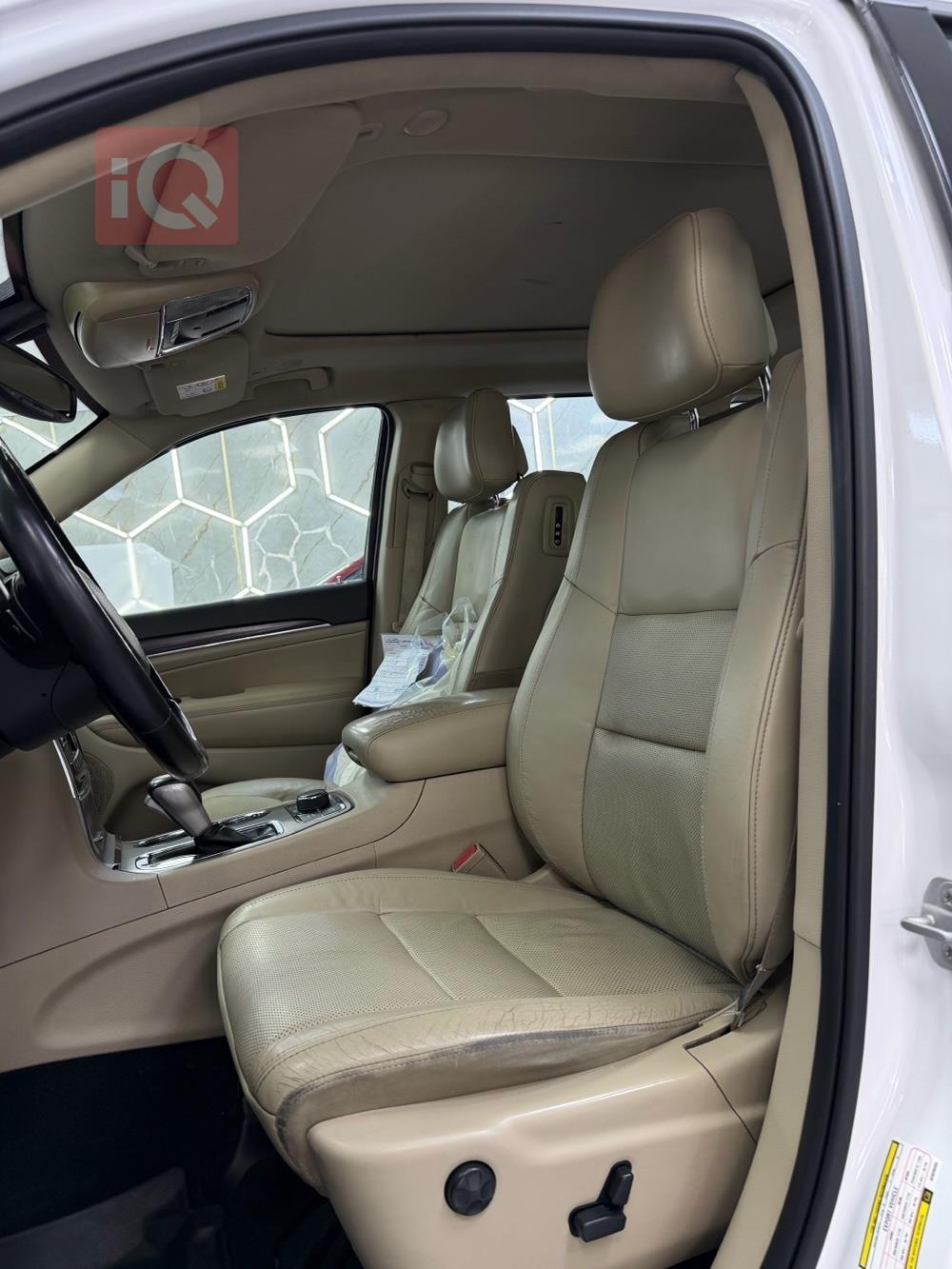 جیپ گراند شیرۆکی